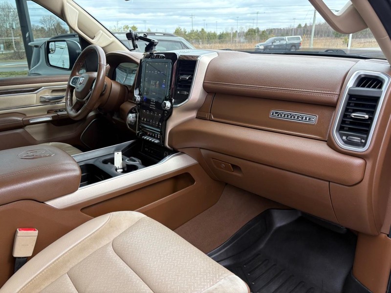 Ram 1500 Vehicle Full-screen Gallery Image 09