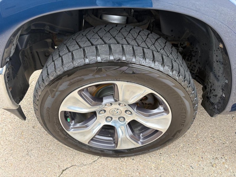 Ram 1500 Vehicle Full-screen Gallery Image 17