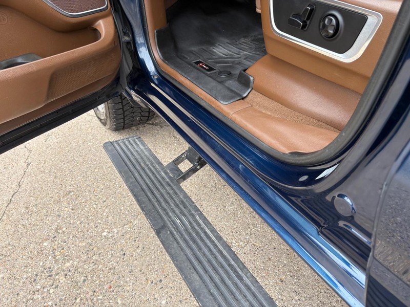 Ram 1500 Vehicle Full-screen Gallery Image 23