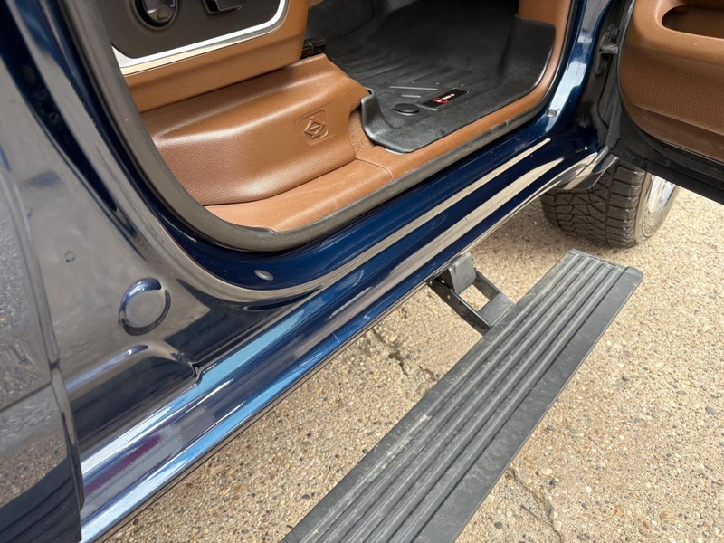 Ram 1500 Vehicle Full-screen Gallery Image 24