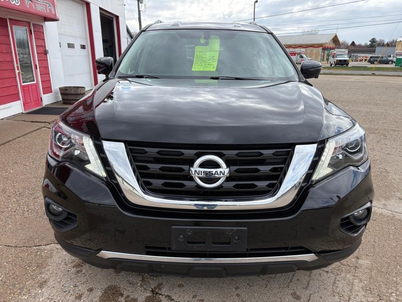 Nissan Pathfinder Vehicle Full-screen Gallery Image 05