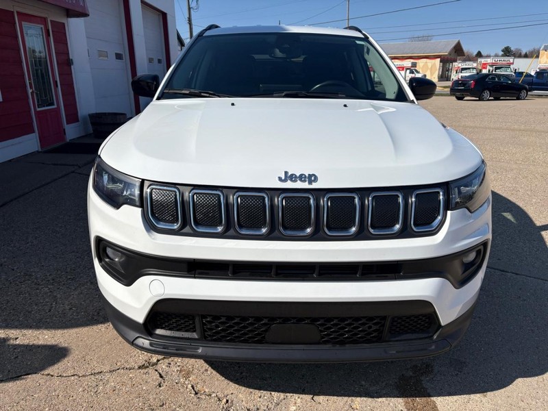 Jeep Compass Vehicle Full-screen Gallery Image 05