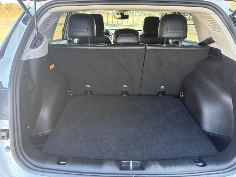 Jeep Compass Vehicle Full-screen Gallery Image 09