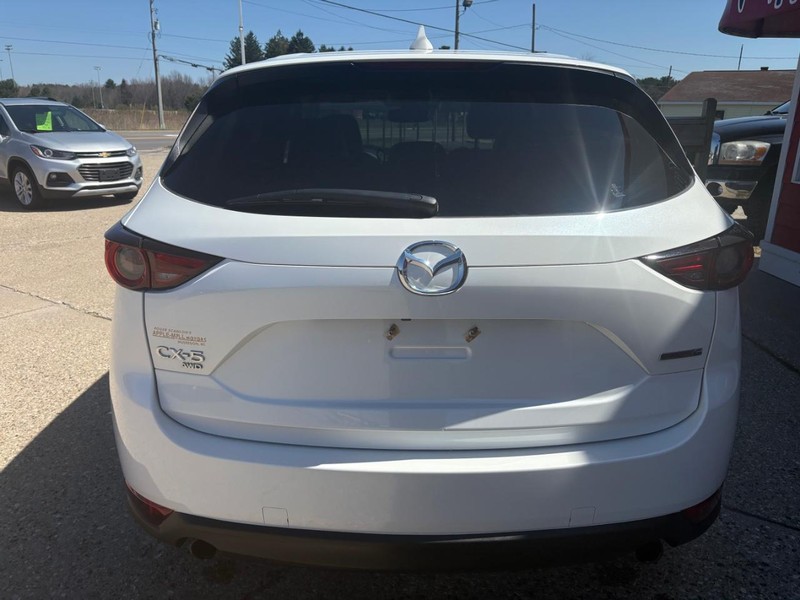 Mazda CX-5 Vehicle Full-screen Gallery Image 06