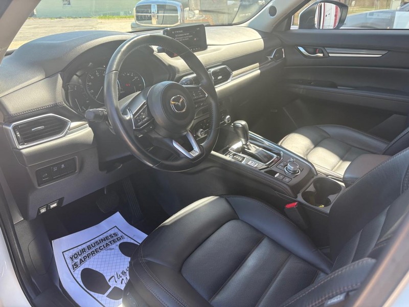 Mazda CX-5 Vehicle Full-screen Gallery Image 07