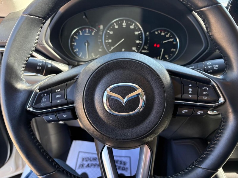 Mazda CX-5 Vehicle Full-screen Gallery Image 12