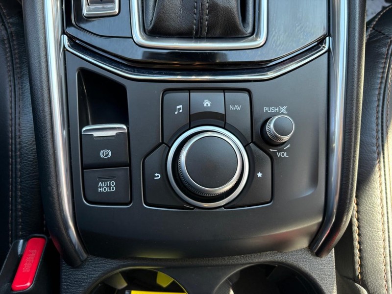 Mazda CX-5 Vehicle Full-screen Gallery Image 14