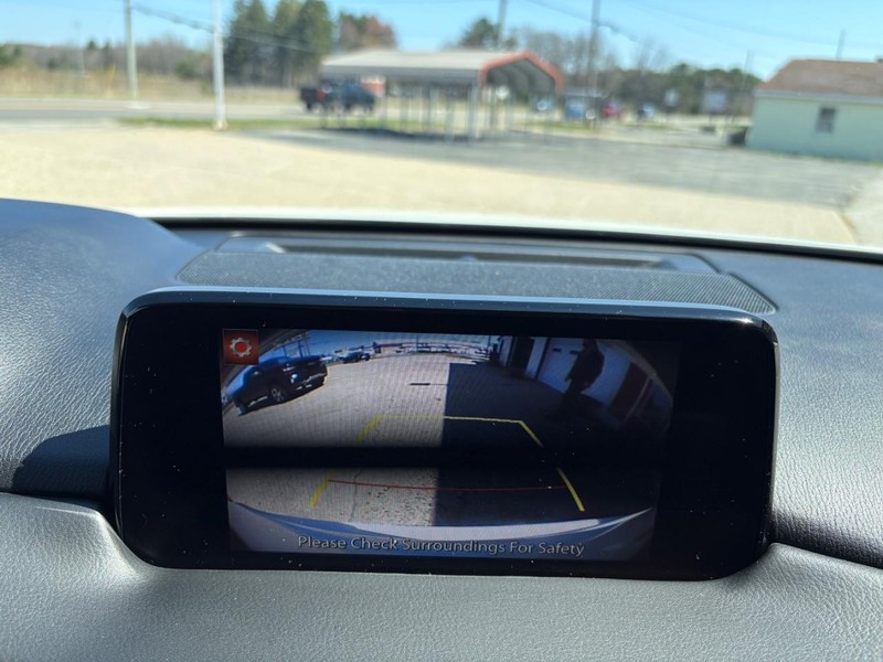 Mazda CX-5 Vehicle Full-screen Gallery Image 15