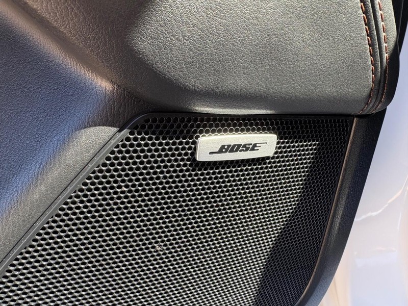 Mazda CX-5 Vehicle Full-screen Gallery Image 17