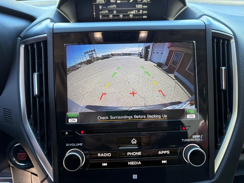 Subaru Forester Vehicle Full-screen Gallery Image 15