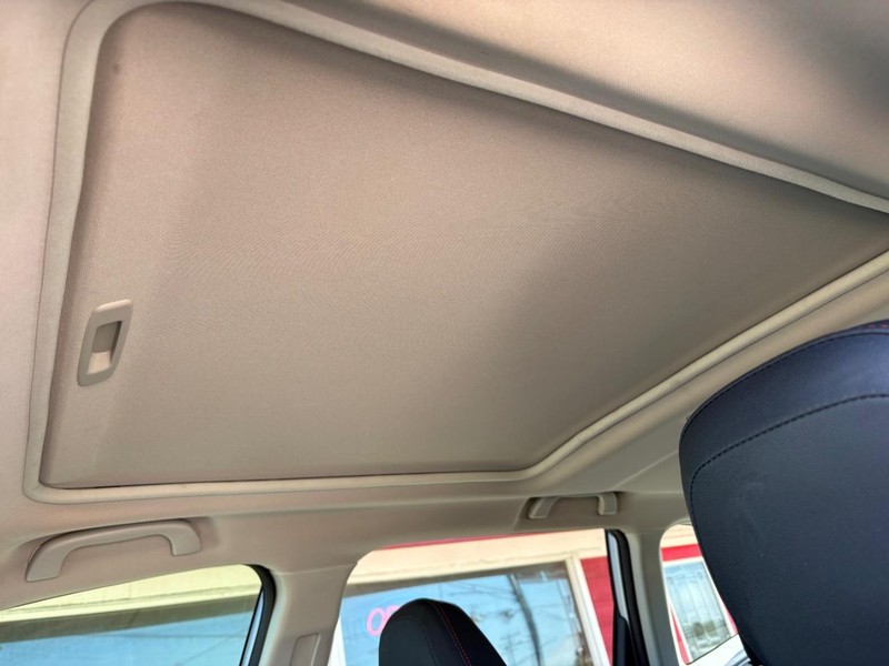 Subaru Forester Vehicle Full-screen Gallery Image 17