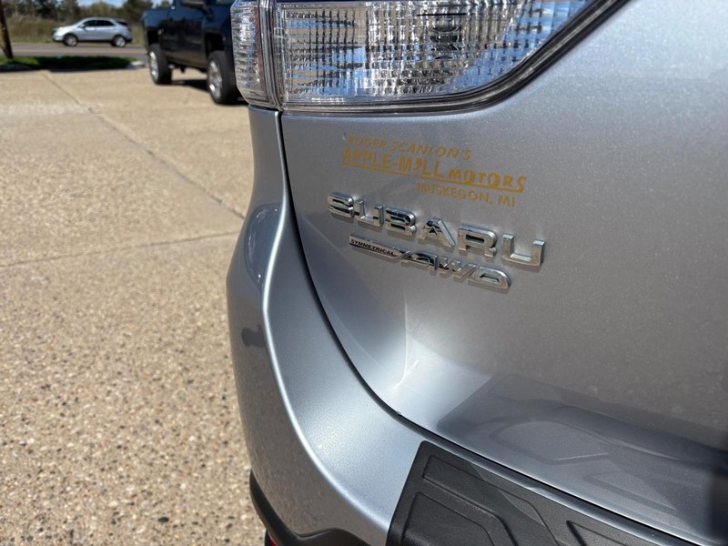 Subaru Forester Vehicle Full-screen Gallery Image 19