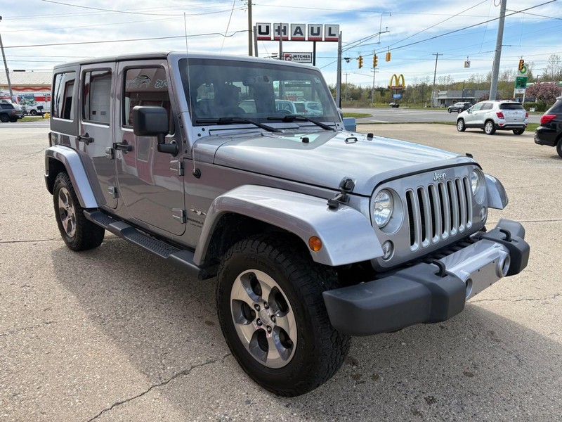 Jeep Wrangler JK Unlimited Vehicle Full-screen Gallery Image 03