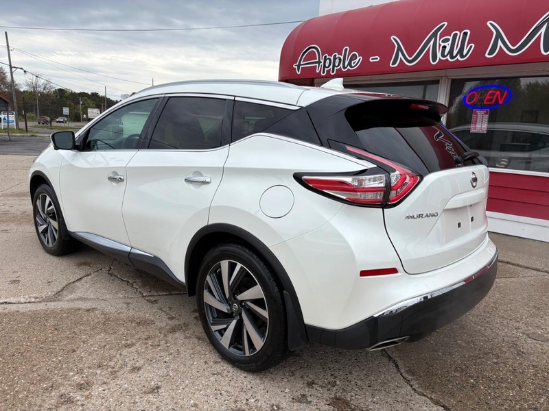 Nissan Murano Vehicle Full-screen Gallery Image 02