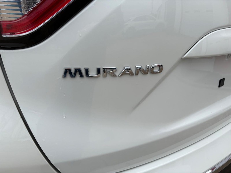 Nissan Murano Vehicle Full-screen Gallery Image 19