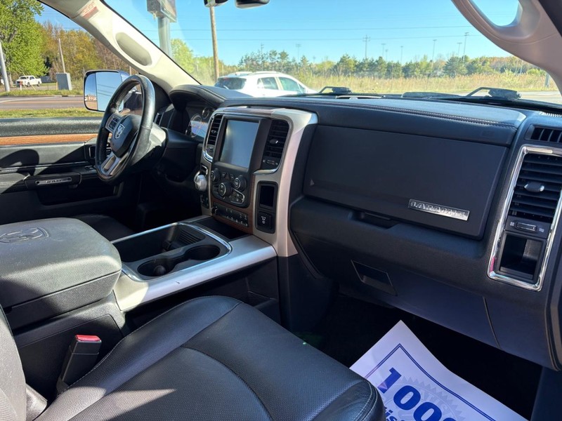 Ram 1500 Vehicle Full-screen Gallery Image 09