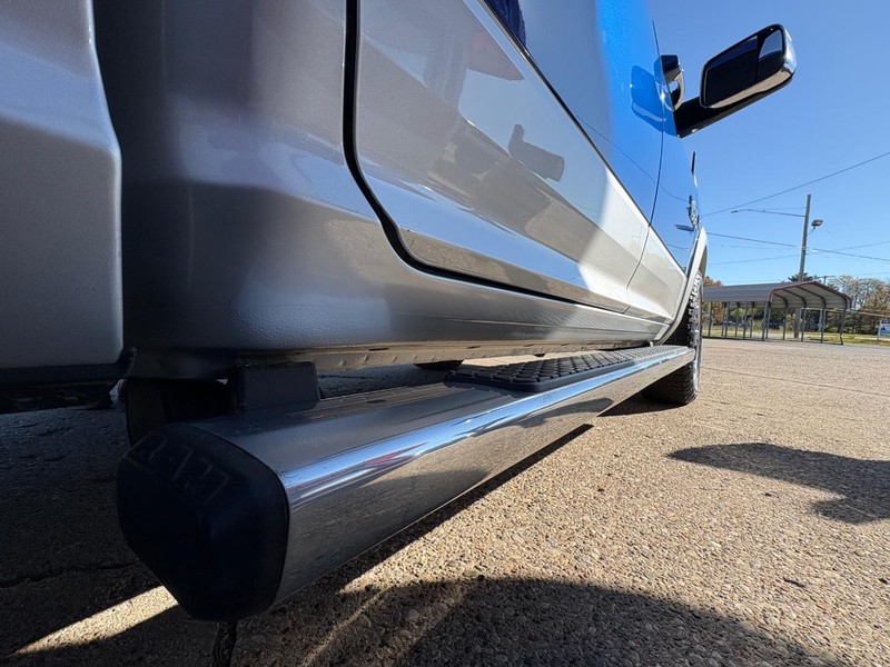 Ram 1500 Vehicle Full-screen Gallery Image 18