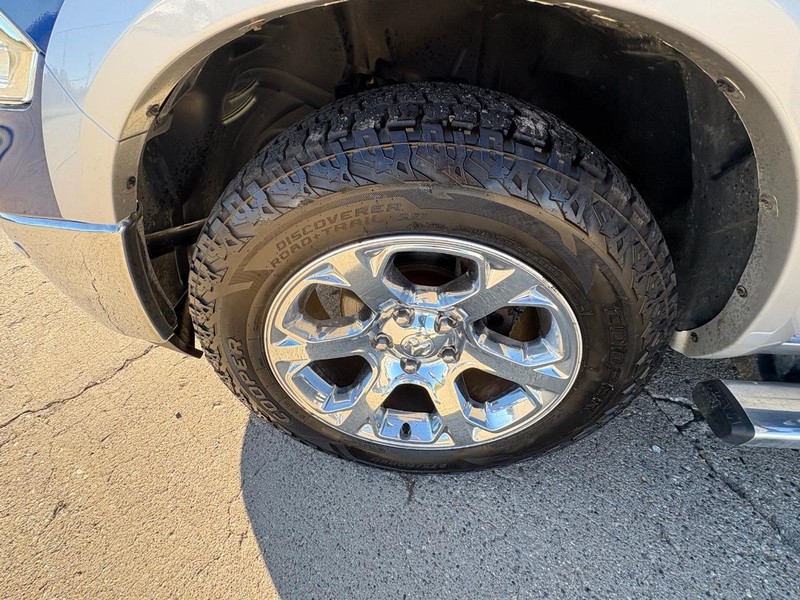 Ram 1500 Vehicle Full-screen Gallery Image 21