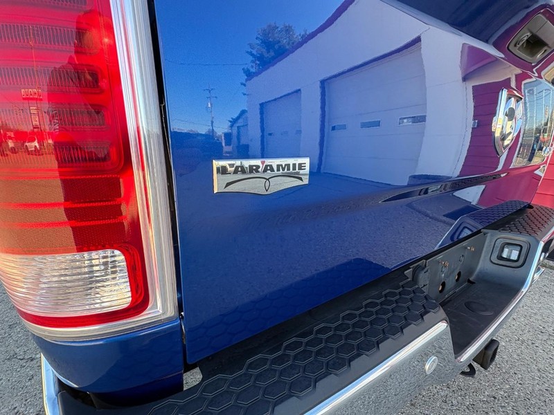 Ram 1500 Vehicle Full-screen Gallery Image 23