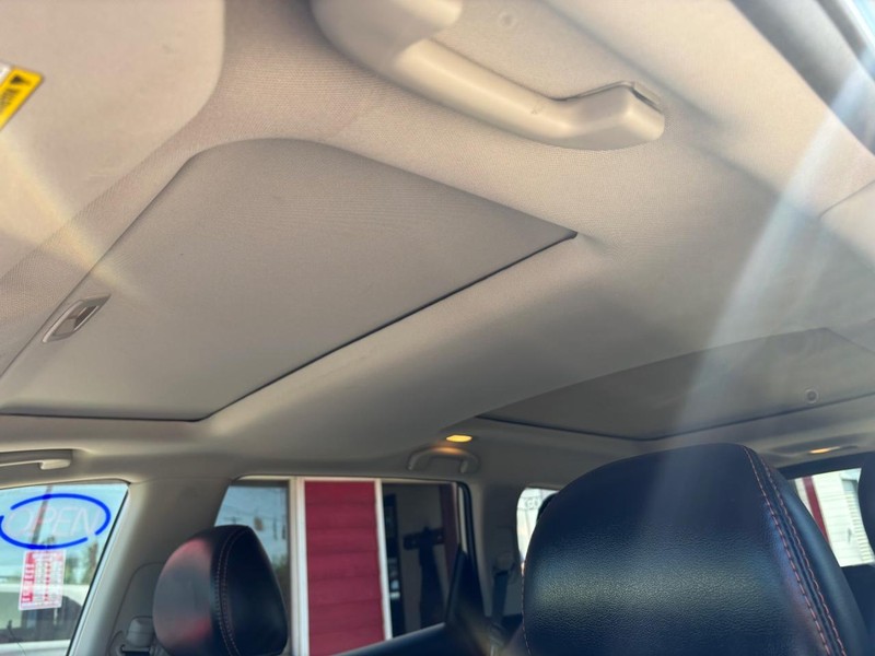 Nissan Pathfinder Vehicle Full-screen Gallery Image 20