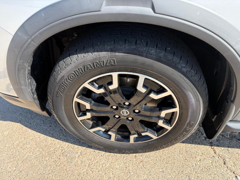 Nissan Pathfinder Vehicle Full-screen Gallery Image 24