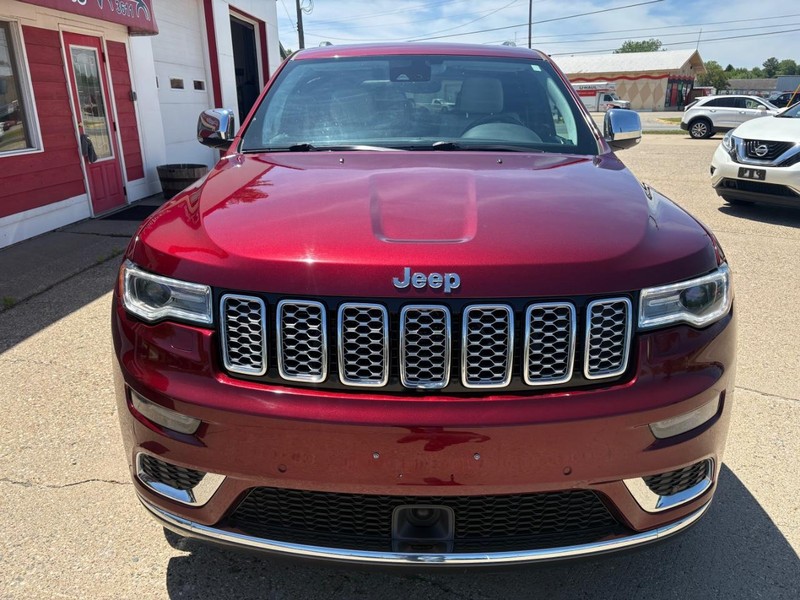 Jeep Grand Cherokee Vehicle Full-screen Gallery Image 05