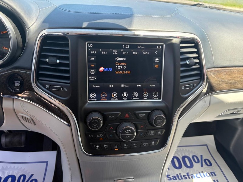 Jeep Grand Cherokee Vehicle Full-screen Gallery Image 13