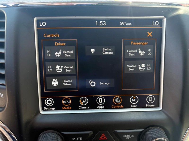 Jeep Grand Cherokee Vehicle Full-screen Gallery Image 14