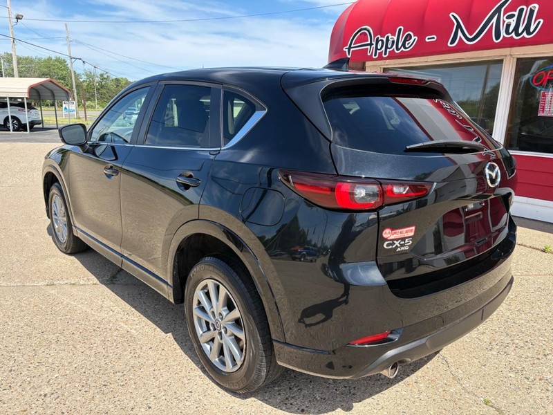 Mazda CX-5 Vehicle Full-screen Gallery Image 02