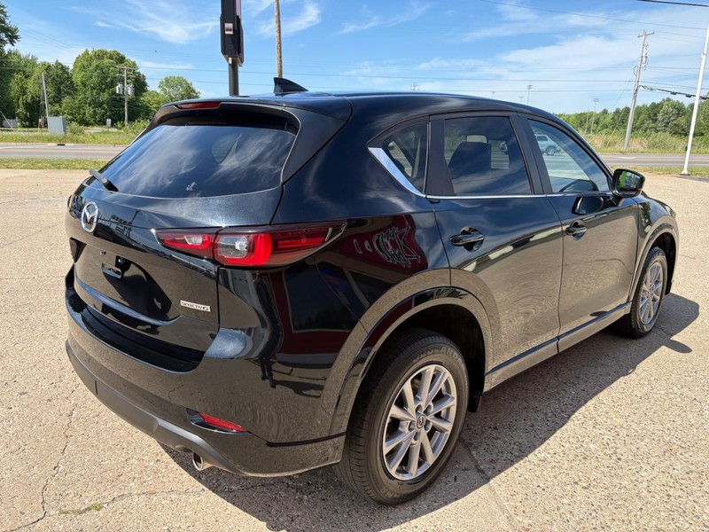 Mazda CX-5 Vehicle Full-screen Gallery Image 04