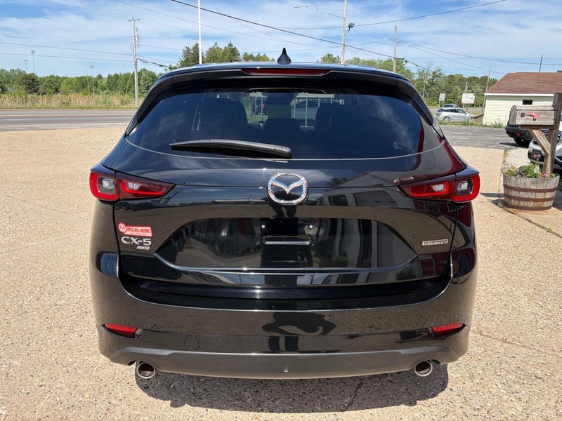 Mazda CX-5 Vehicle Full-screen Gallery Image 06