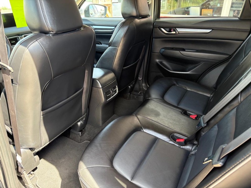 Mazda CX-5 Vehicle Full-screen Gallery Image 08