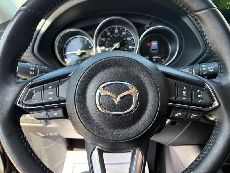 Mazda CX-5 Vehicle Full-screen Gallery Image 12