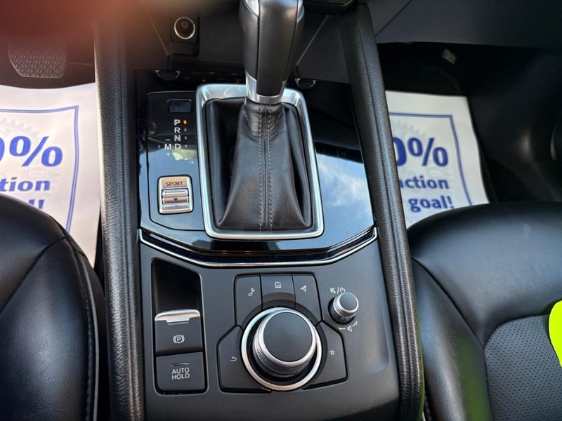 Mazda CX-5 Vehicle Full-screen Gallery Image 14