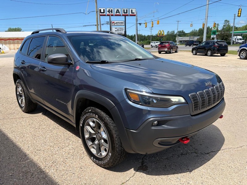 Jeep Cherokee Vehicle Full-screen Gallery Image 03