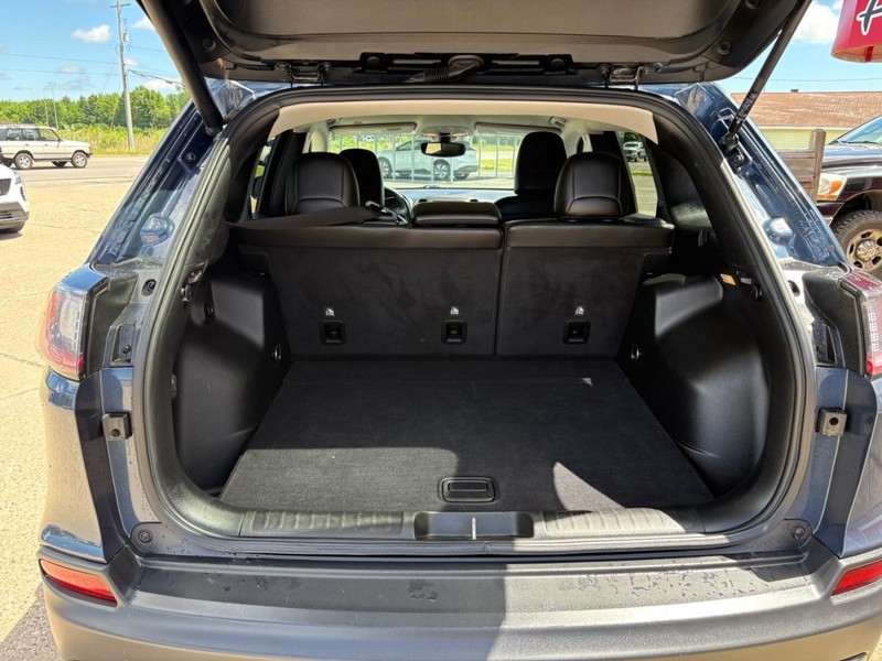 Jeep Cherokee Vehicle Full-screen Gallery Image 11