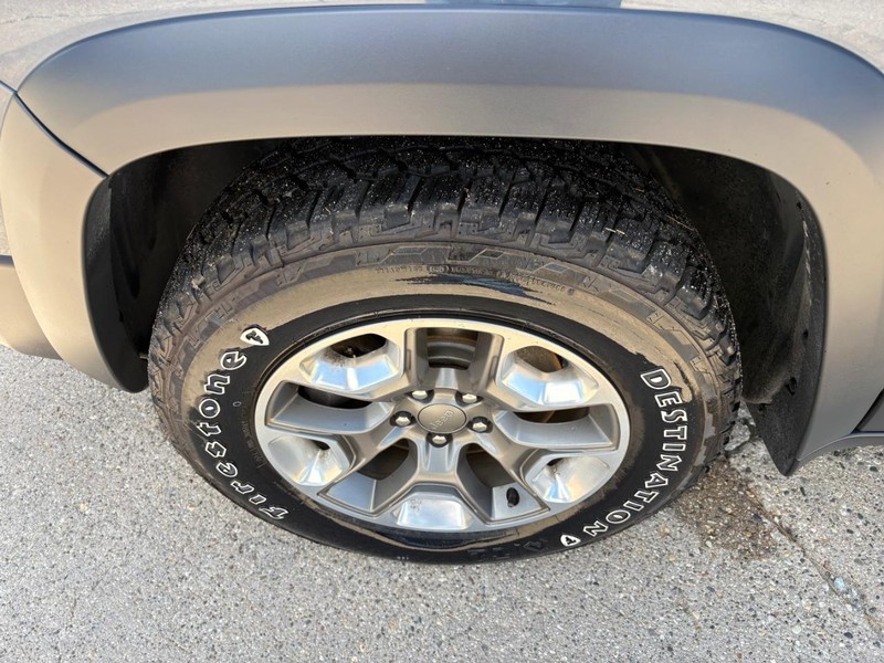 Jeep Cherokee Vehicle Full-screen Gallery Image 21