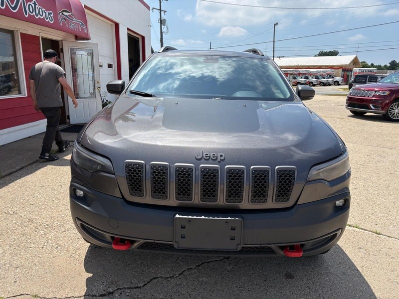 Jeep Cherokee Vehicle Full-screen Gallery Image 05