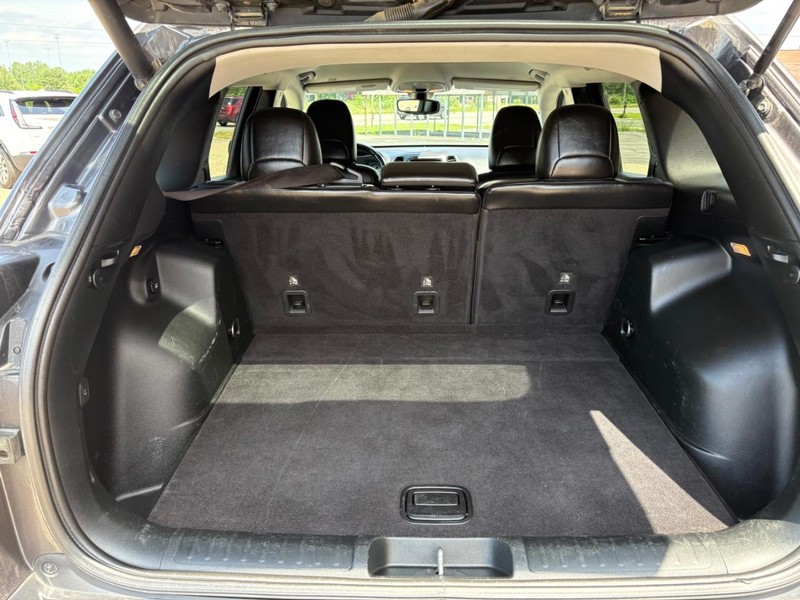 Jeep Cherokee Vehicle Full-screen Gallery Image 11