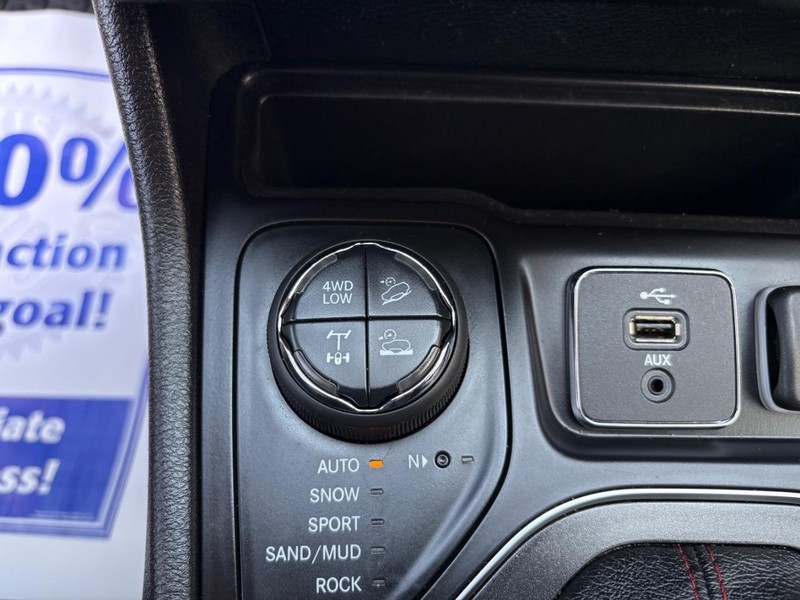 Jeep Cherokee Vehicle Full-screen Gallery Image 15