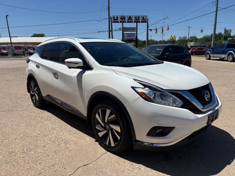 Nissan Murano Vehicle Full-screen Gallery Image 03