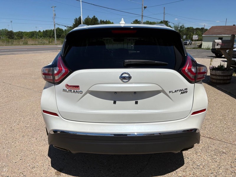Nissan Murano Vehicle Full-screen Gallery Image 06