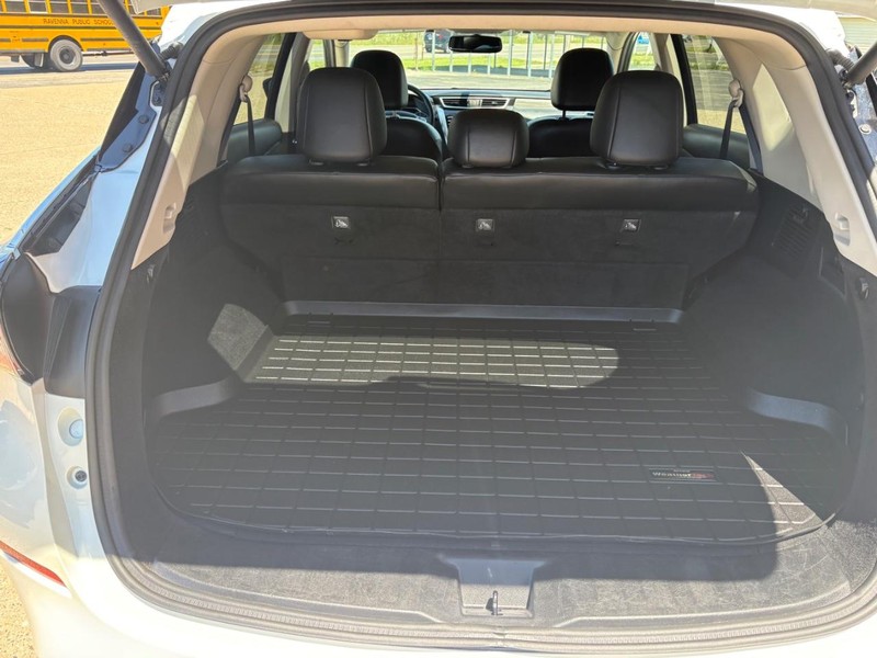 Nissan Murano Vehicle Full-screen Gallery Image 11