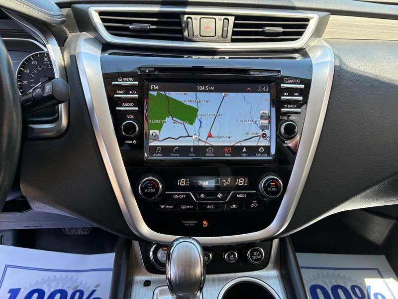 Nissan Murano Vehicle Full-screen Gallery Image 13