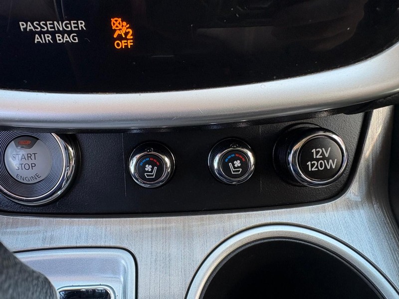 Nissan Murano Vehicle Full-screen Gallery Image 14