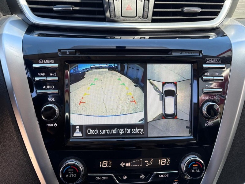 Nissan Murano Vehicle Full-screen Gallery Image 15