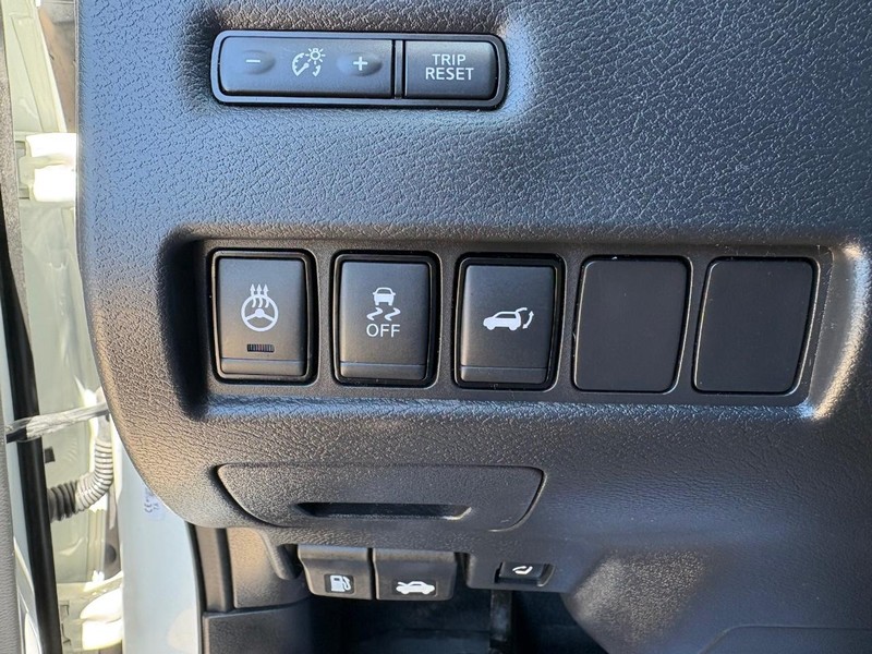 Nissan Murano Vehicle Full-screen Gallery Image 17