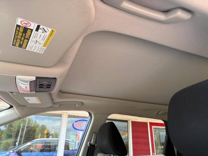 Nissan Rogue Vehicle Full-screen Gallery Image 16