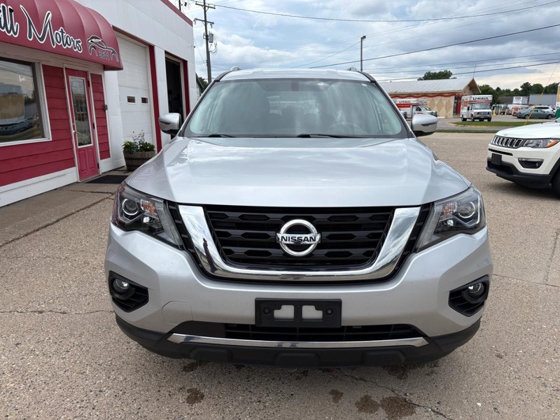 Nissan Pathfinder Vehicle Full-screen Gallery Image 06