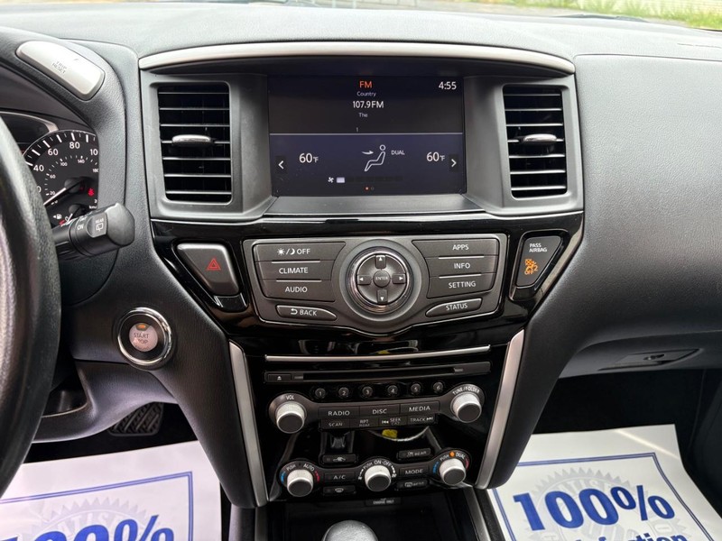 Nissan Pathfinder Vehicle Full-screen Gallery Image 14